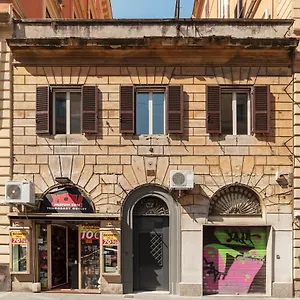 https://termini-station-elegant-and-roomy-apartment.it-romehotels.com